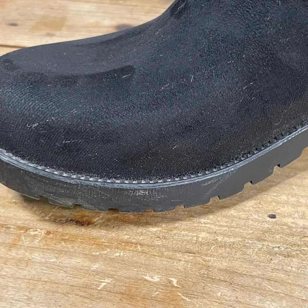 Charleston Shoe Co. Black Suede Quilted Waterproof Tall Rain Boots‎ – Size 7